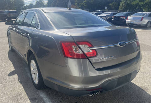 2011 Ford Taurus SE