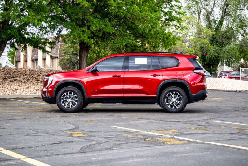 2024 GMC Acadia AT4