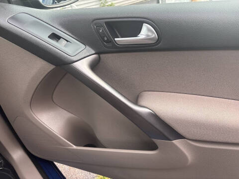 2009 Volkswagen Tiguan SE