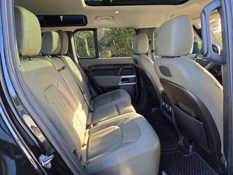 2020 Land Rover Defender 110 SE