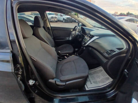 2012 Hyundai Accent SE