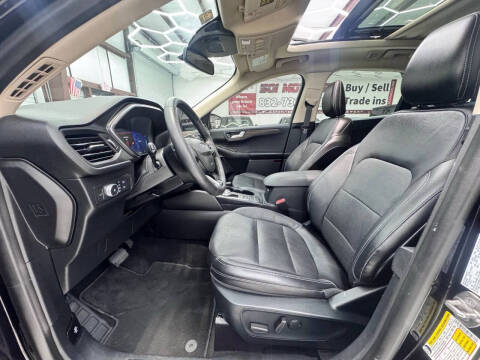 2020 Ford Escape Titanium