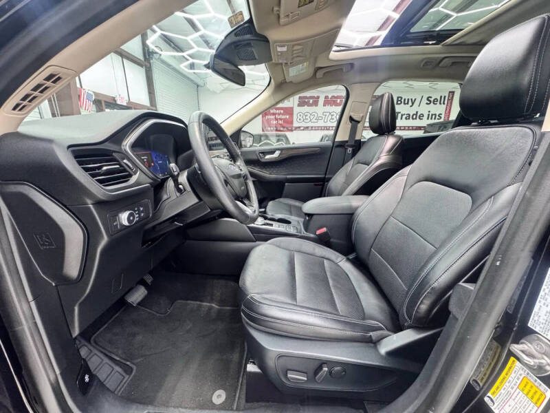 2020 Ford Escape Titanium