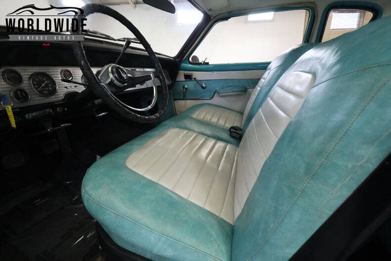 1957 Studebaker Silver Hawk