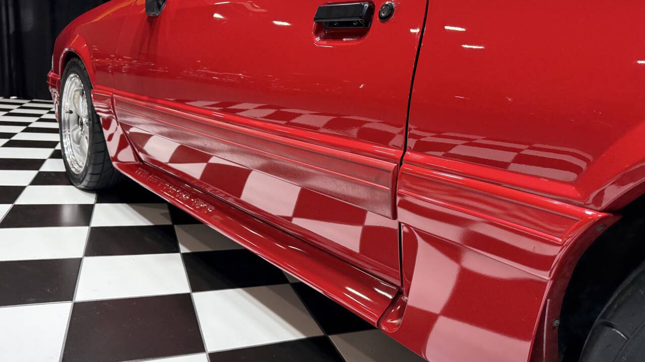 1993 Ford Mustang 36