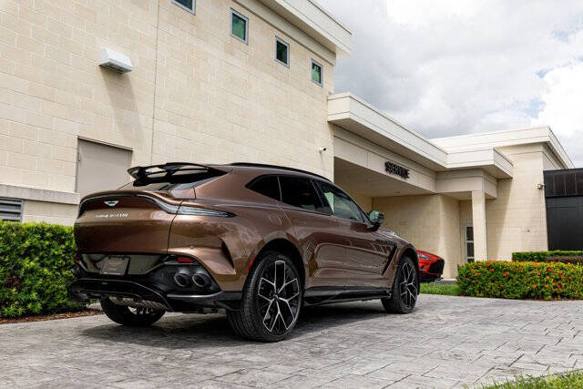2025 Aston Martin DBX 707