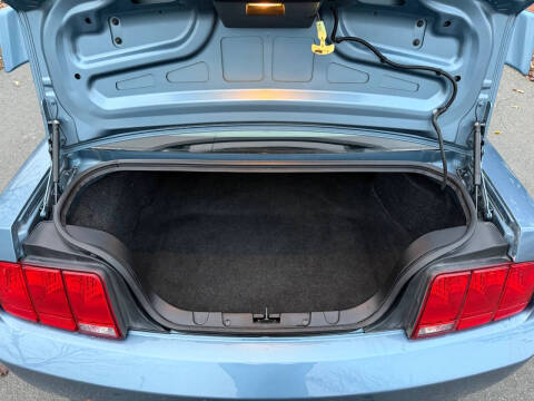 2005 Ford Mustang GT Premium