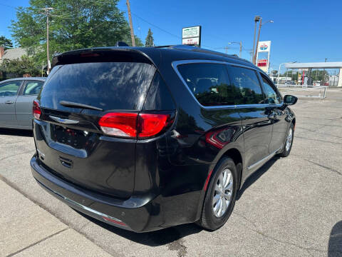 2018 Chrysler Pacifica Touring L Plus