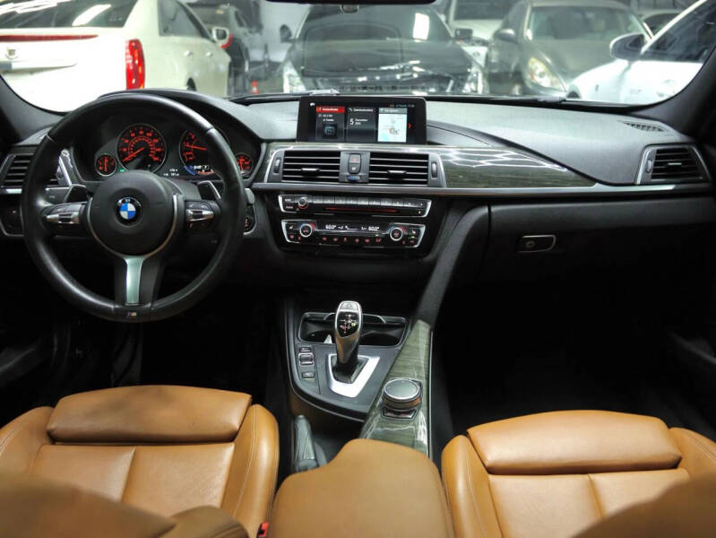 2018 BMW 3 Series 330i xDrive