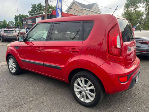 2012 Kia Soul +