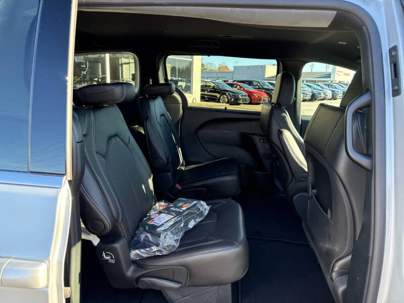 2026 Chrysler Voyager LX