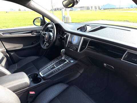 2017 Porsche Macan