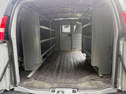 2023 GMC Savana 2500
