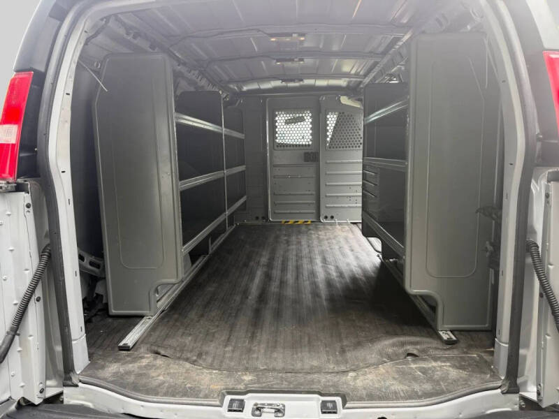 2023 GMC Savana 2500