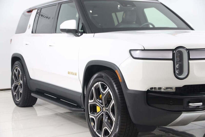 2022 Rivian R1S Launch Edition