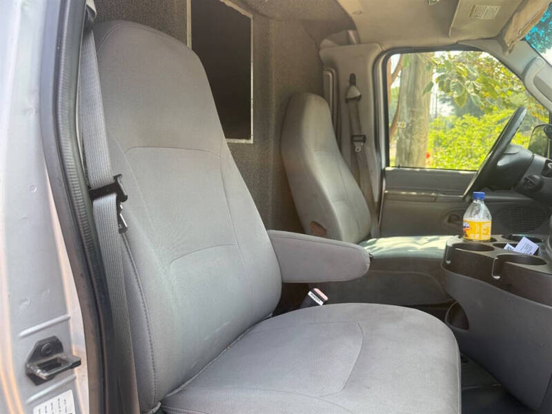 2006 Ford E-Series E-350 SD