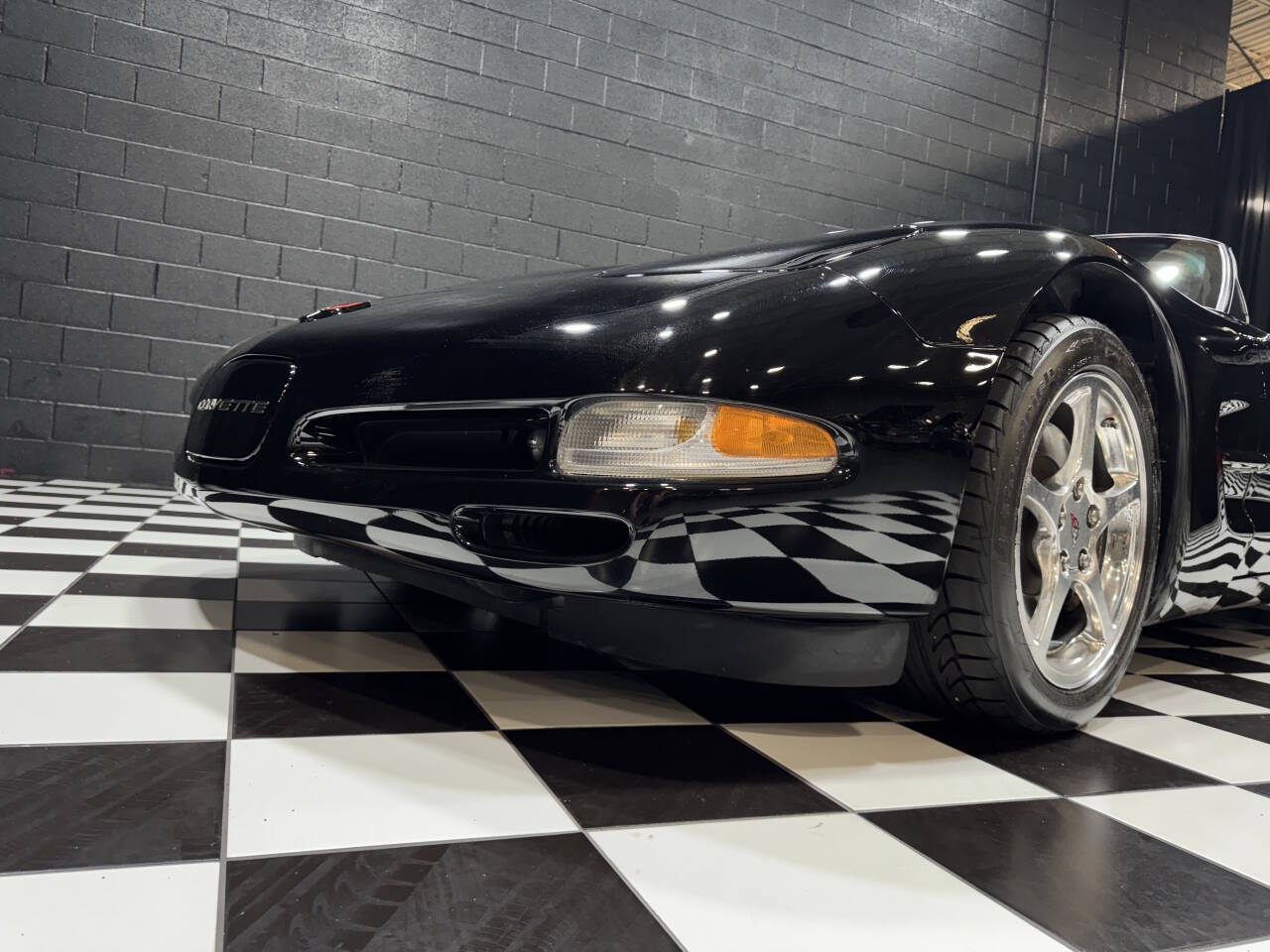 2004 Chevrolet Corvette 34