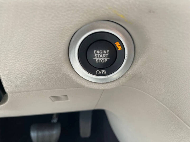 2020 Chrysler Voyager LXi