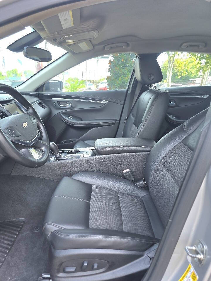 2017 Chevrolet Impala LT 4dr Sedan - Silver exterior view 9