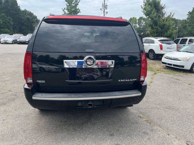 2011 Cadillac Escalade Luxury
