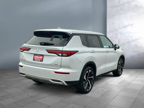 2024 Mitsubishi Outlander SE