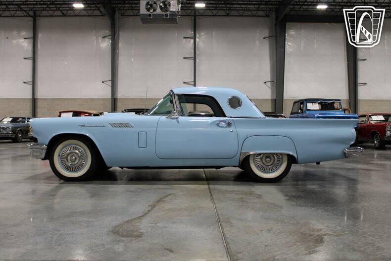 1957 Ford Thunderbird