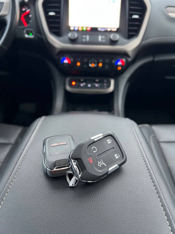 2021 GMC Acadia Denali