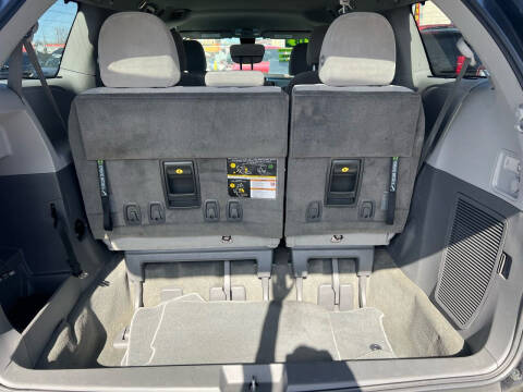 2018 Toyota Sienna LE 8-Passenger