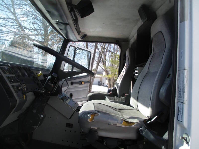 2000 Freightliner FL60