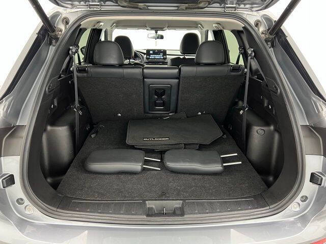 2024 Mitsubishi Outlander SE