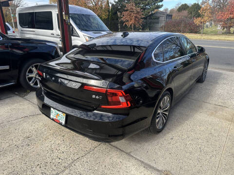 2022 Volvo S90 B6 Momentum