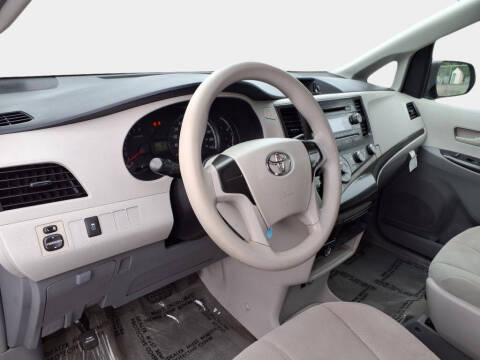 2013 Toyota Sienna L 7-Passenger