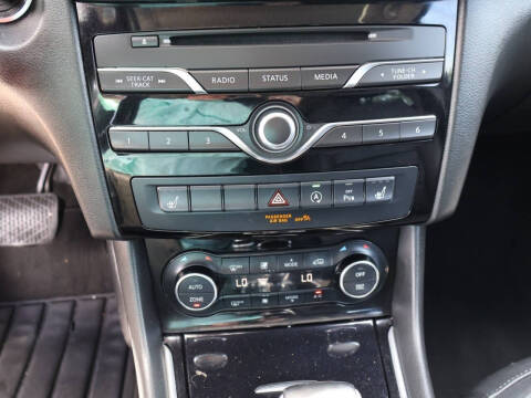 2017 Infiniti QX30 Premium