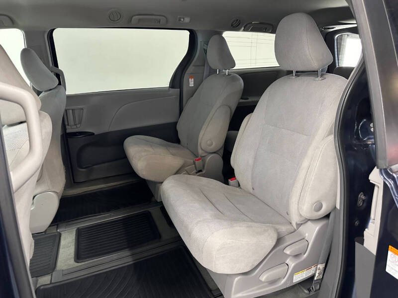 2019 Toyota Sienna L 7-Passenger