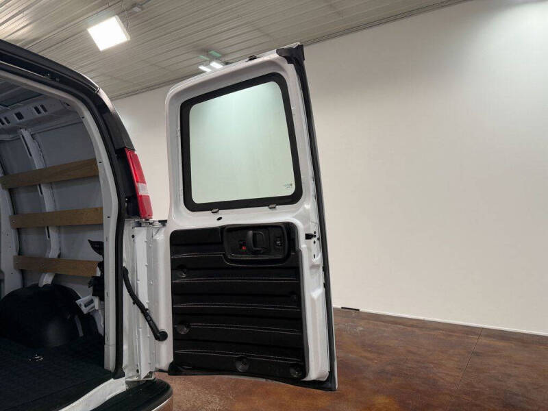 2024 GMC Savana 2500