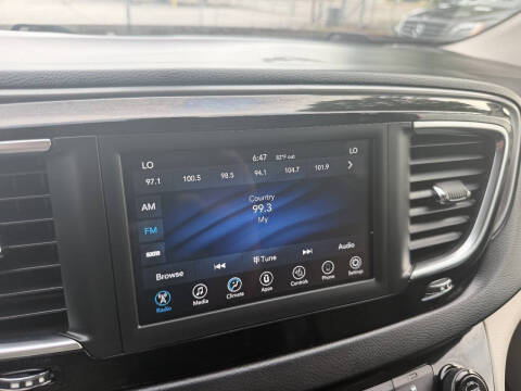 2020 Chrysler Pacifica Touring L