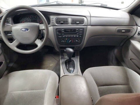 2005 Ford Taurus SE