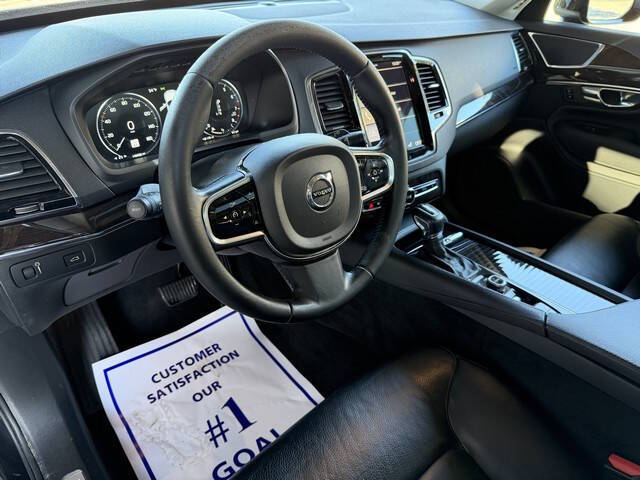 2016 Volvo XC90 T6 Momentum