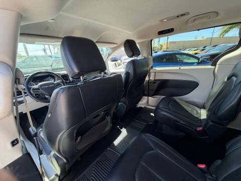 2021 Chrysler Pacifica Touring L