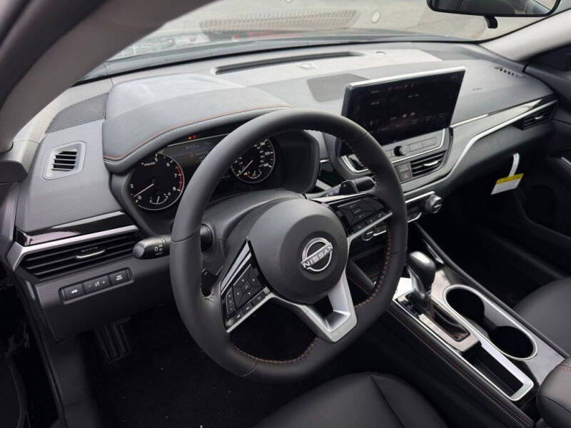 2025 Nissan Altima 2.5 SR