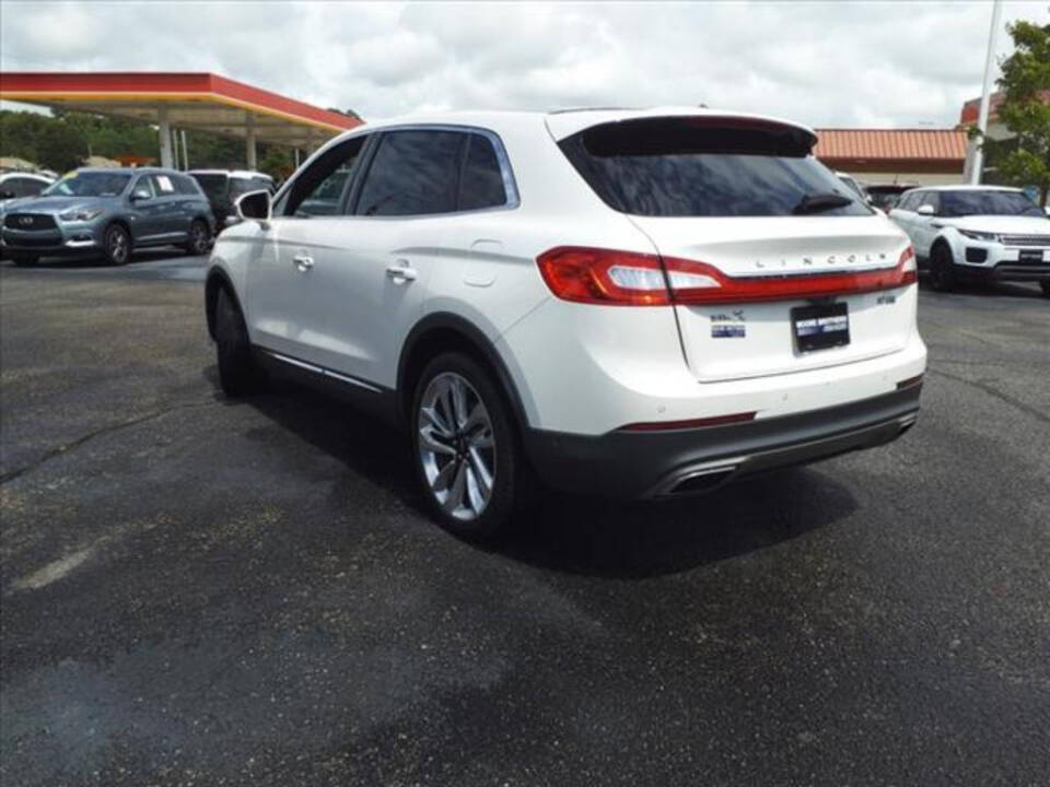 2016 Lincoln MKX for sale at MOORE BROTHERS in Oxford, MS