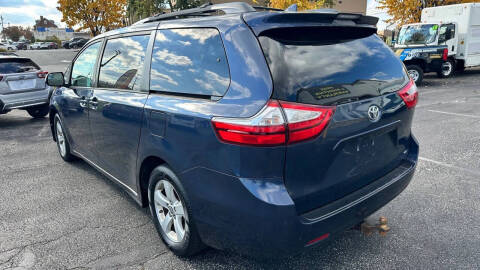 2018 Toyota Sienna