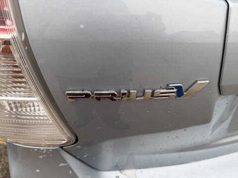 2015 Toyota Prius v Two