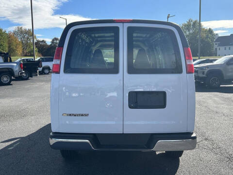 2025 Chevrolet Express 2500