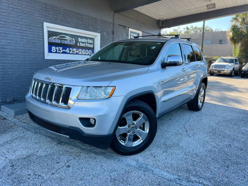 2013 Jeep Grand Cherokee Limited photo 2