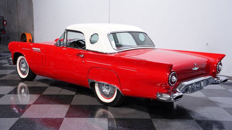 1957 Ford Thunderbird