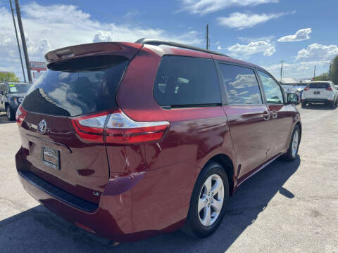 2015 Toyota Sienna