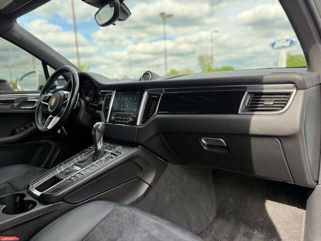 2017 Porsche Macan