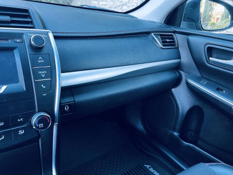 2016 Toyota Camry SE