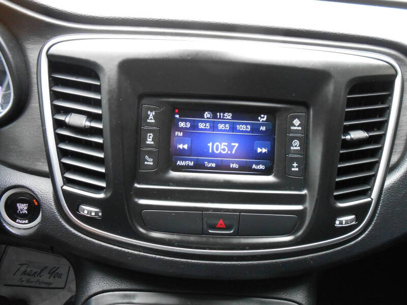2016 Chrysler 200 Limited